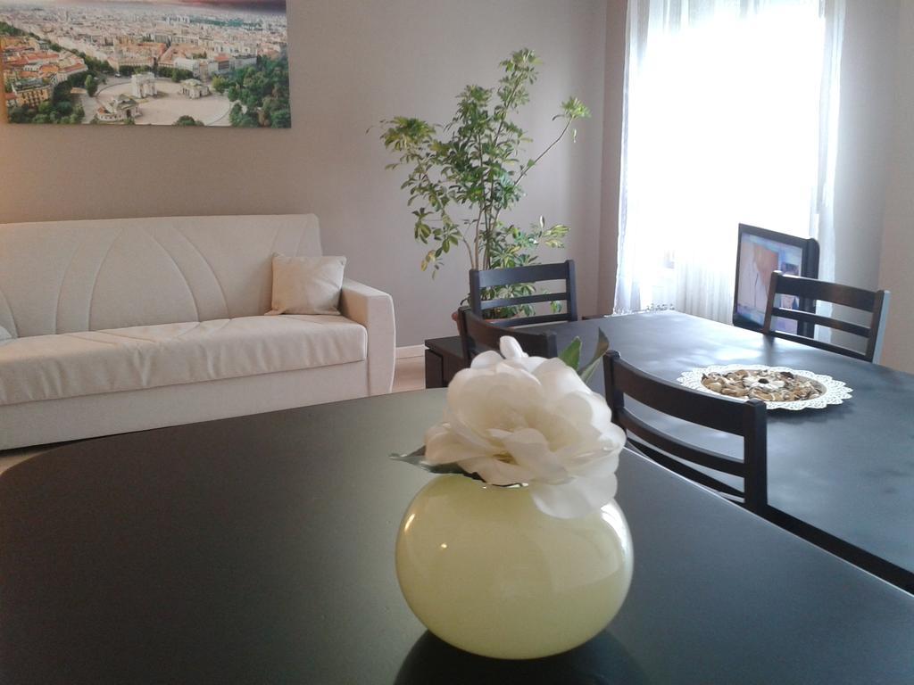 Milan Certosa 3 Bedrooms Екстер'єр фото